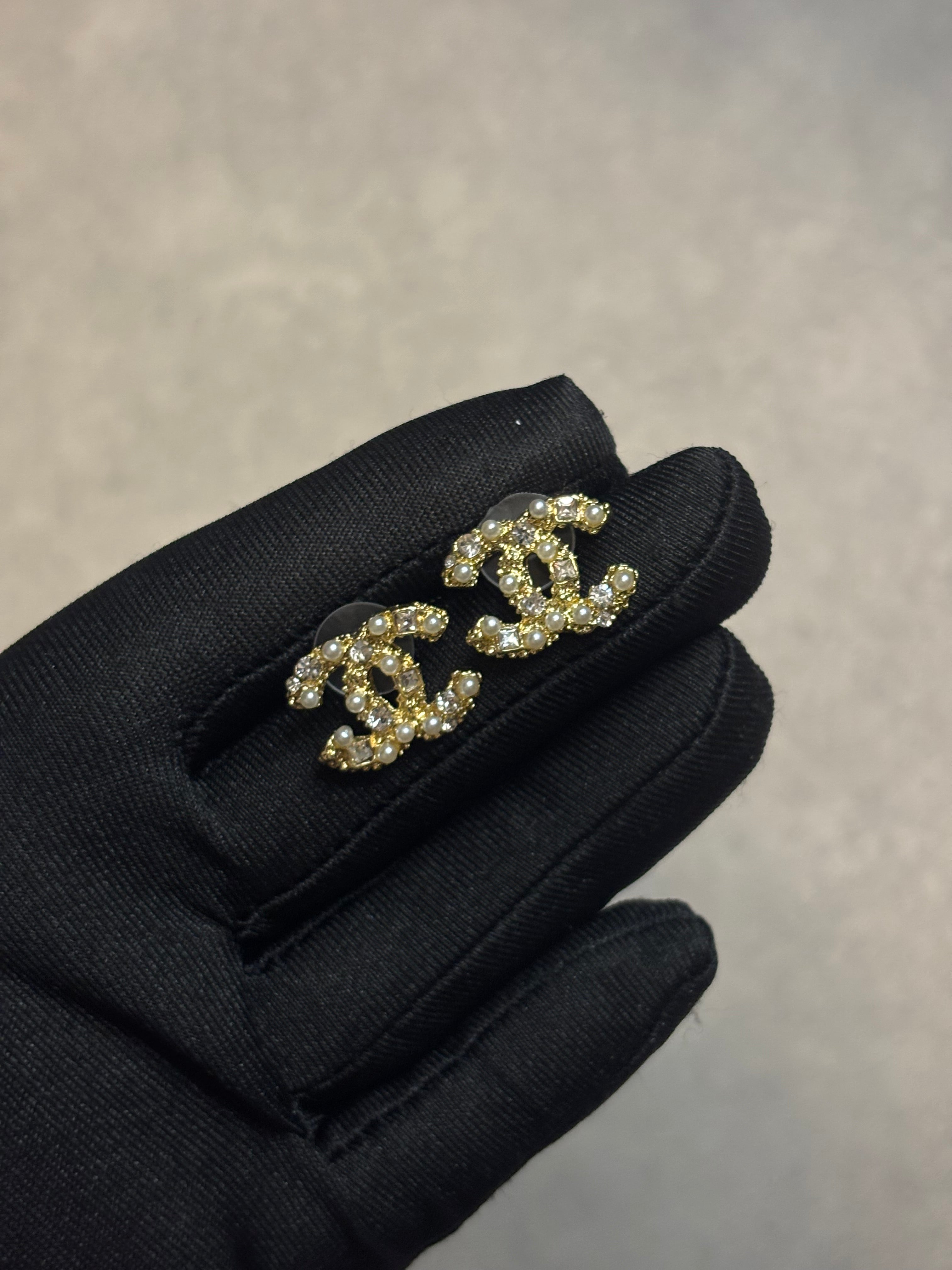 Chanel diamond earings