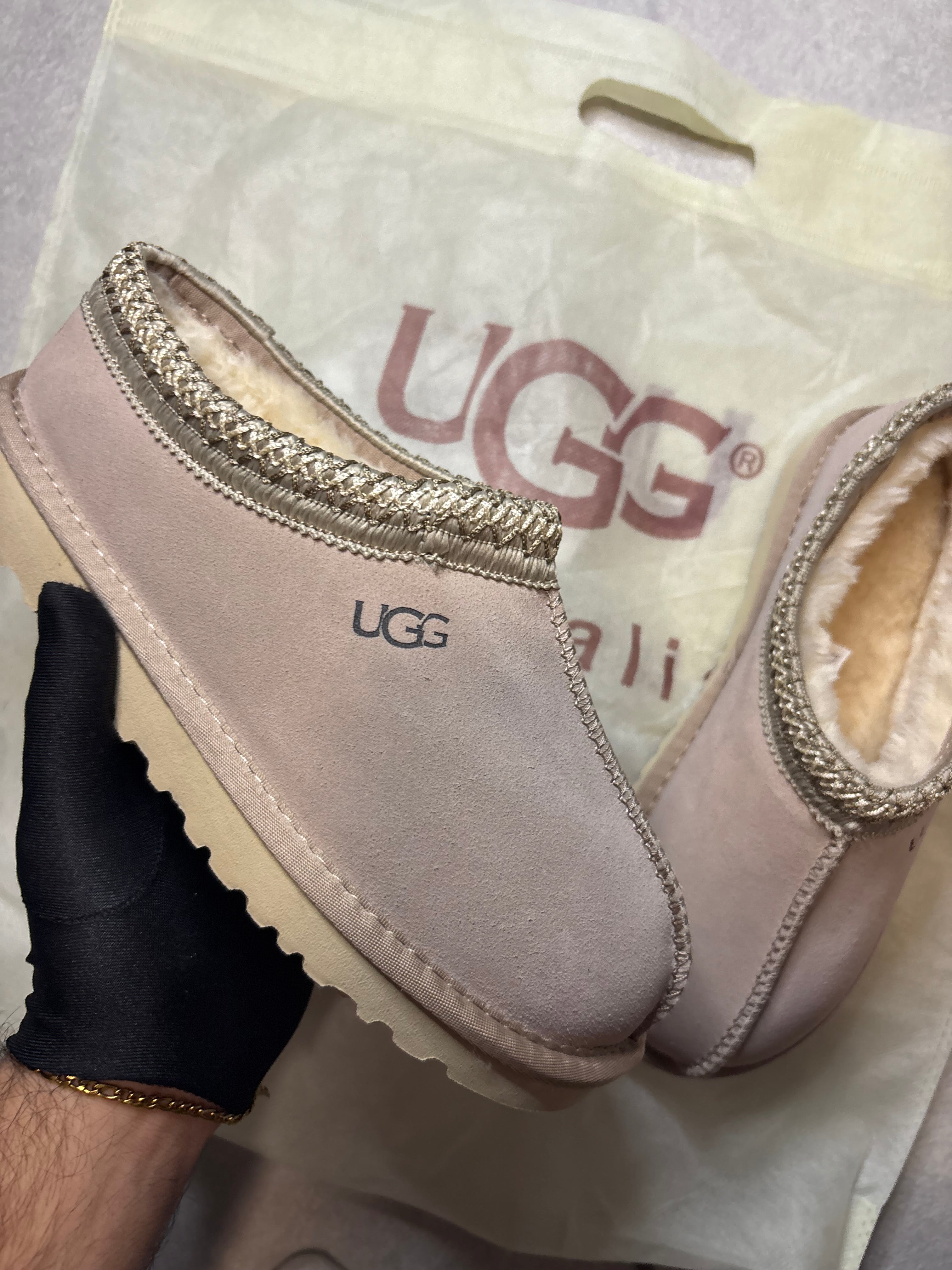 UGG tasman